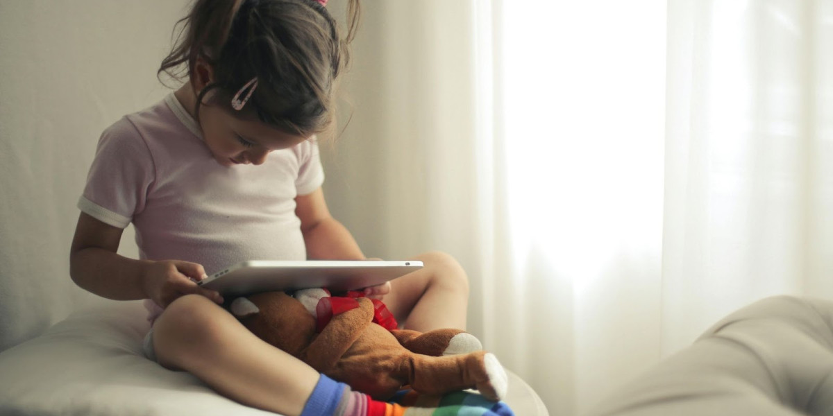 Federal & Local Efforts Bring Tablet Access to Underserved Communities