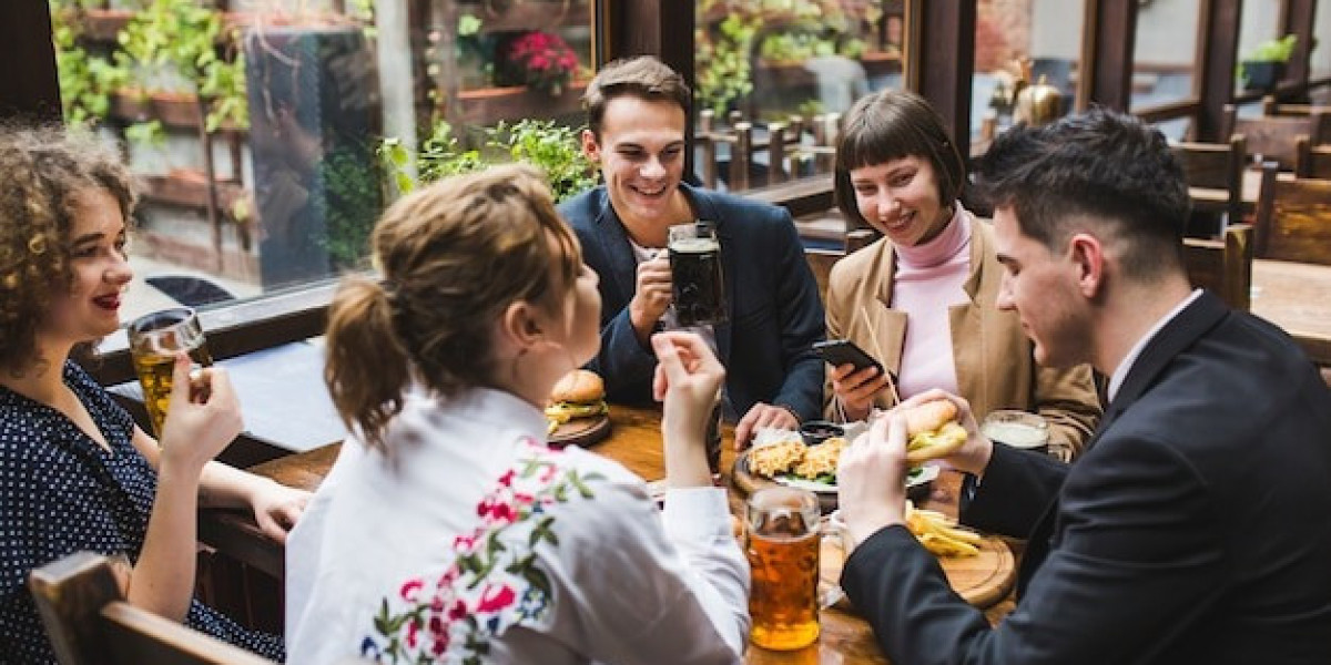 Cumberland Mall Food Spots Perfect For Lunch, Dinner, And Snacks