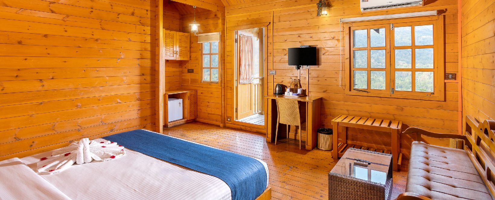 Wooden House In Munnar | Luxurious Tree House Stays Couples Eterno Hotels & Resorts Munnar