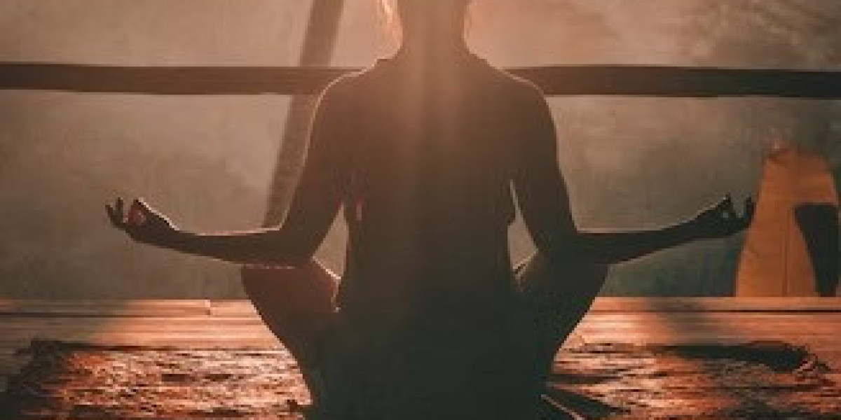 Integrating Mindfulness and Pilates Online for Balanced Modern Wellness