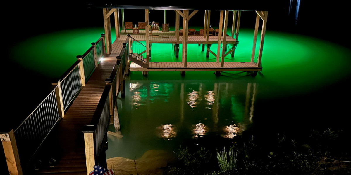 Turn Ordinary Shorelines into Nighttime Showpieces with Underwater LEDs