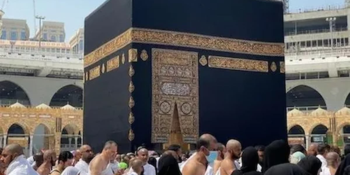 Common Mistakes to Avoid While Booking Umrah Packages From the UK