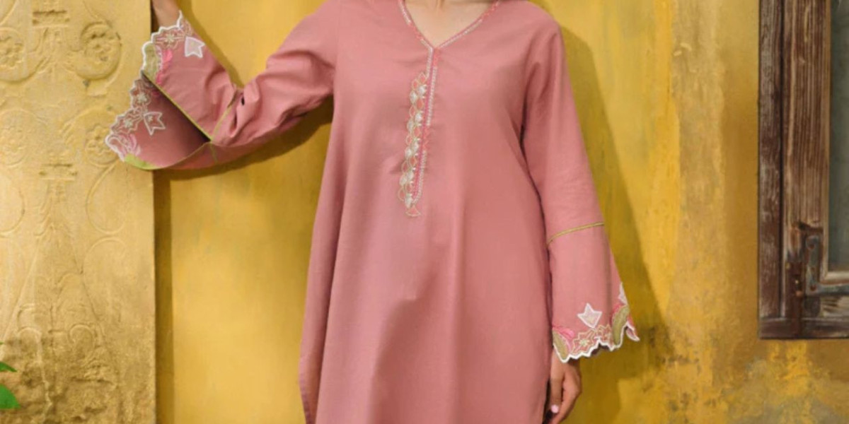 How Luxury Pret Pakistan Dresses Make Simple Looks Feel Luxurious