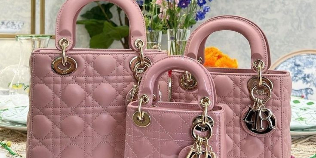 Best Shoulder Bags for Women: A Complete Guide to Style, Comfort, and Everyday Functionality