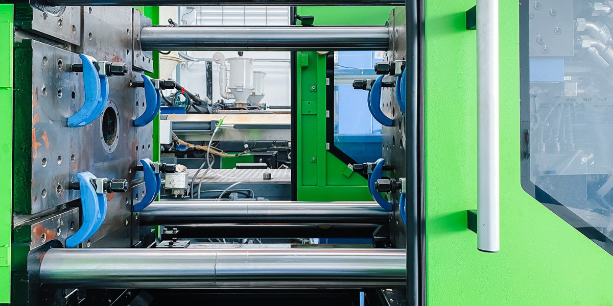 A Complete Guide to Fiberglass Manufacturing and Its Importance for Industries