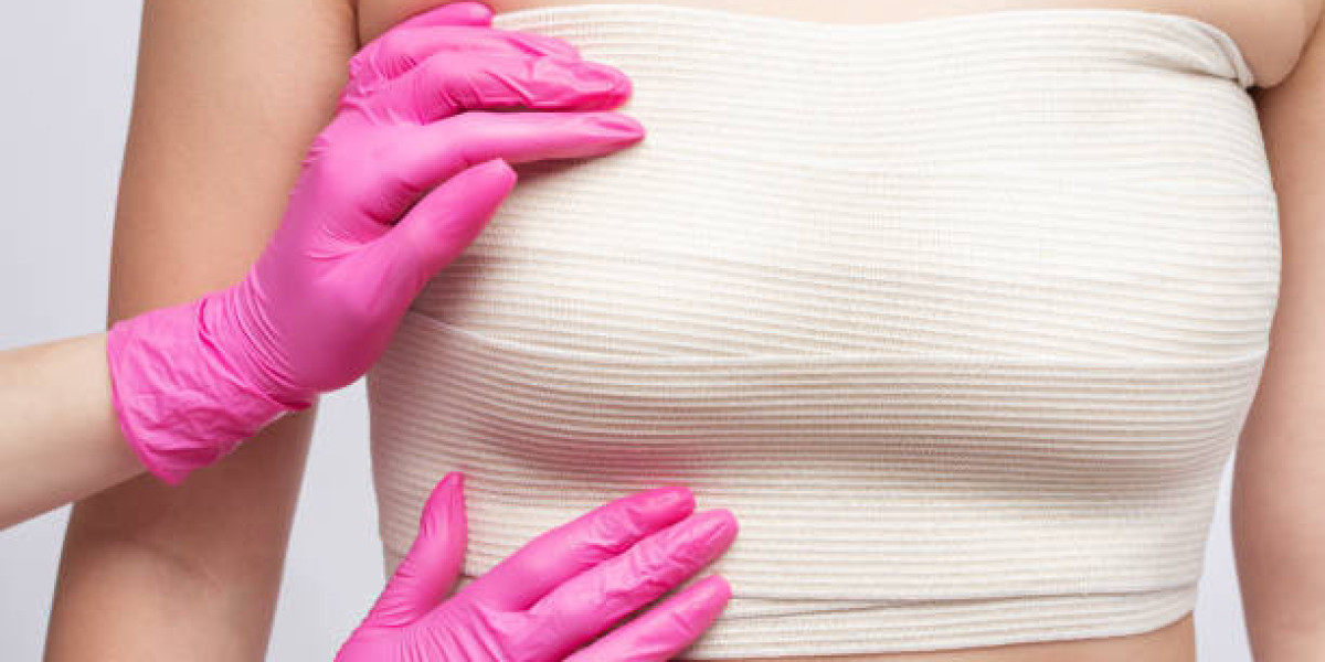 ما هي عملية تكبير الصدر وكيف تُجرى خطوة بخطوة؟