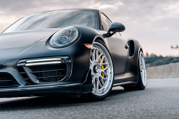 Porsche 911: The Complete Guide to an American Icon of Performance