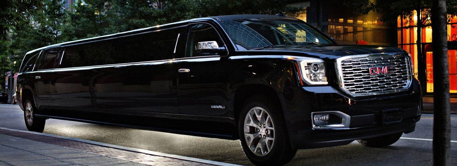 Limo Services Chicago | Luxury Airport & Corporate Limo