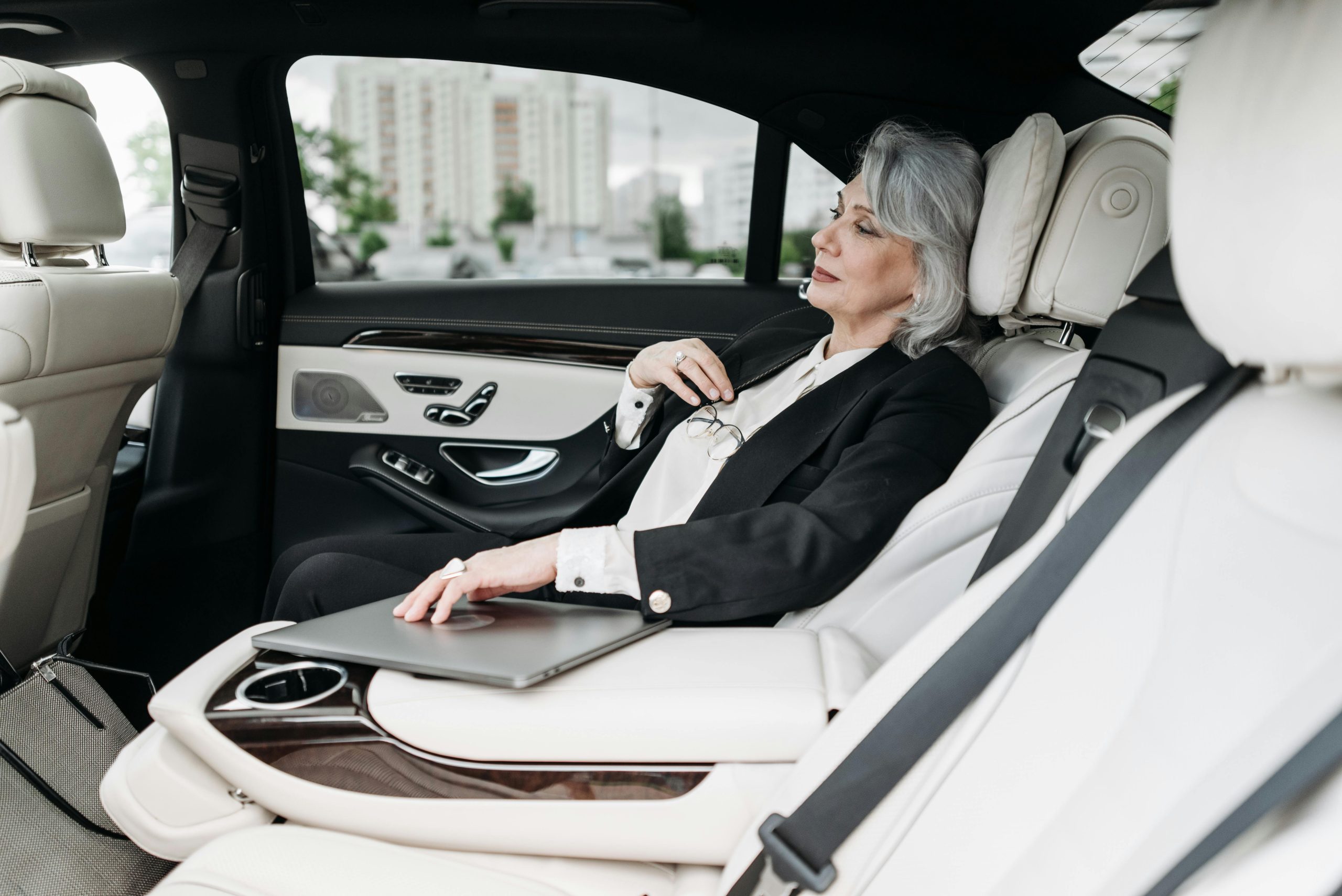 Professional Executive Chauffeur Service in Winchester