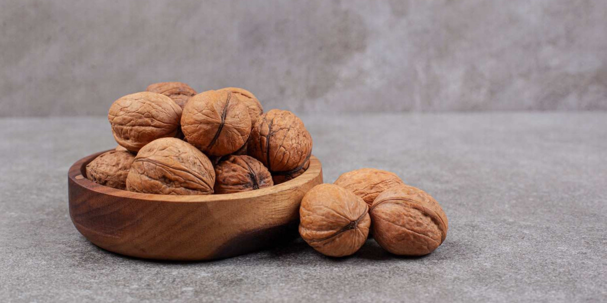 Spicy, Sweet & Roasted Flavoured Nuts – Best Options to Buy