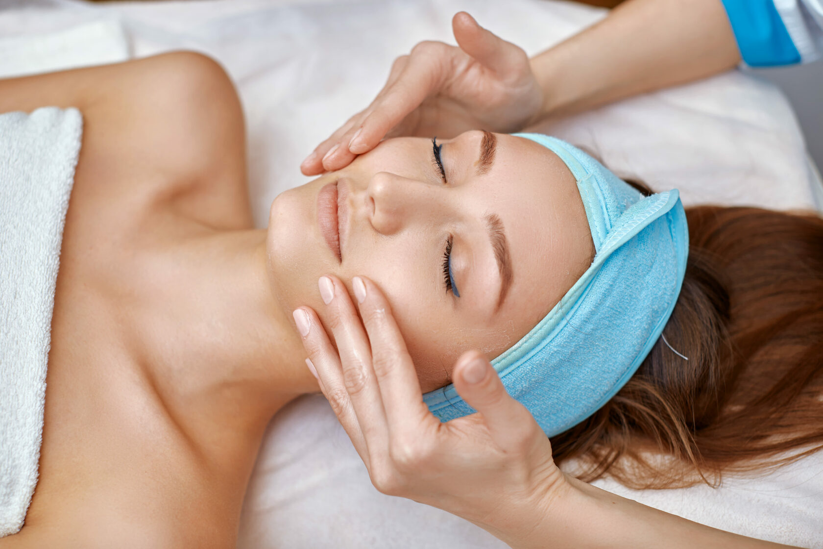How Facial Spa Treatments in Singapore Improve Skin Health – Mirage Aesthetic