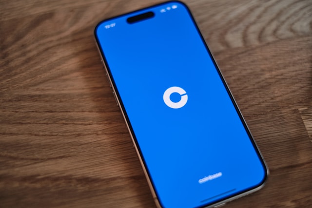 Coinbase Review 2026: Full Guide - CryptoBulletinNews