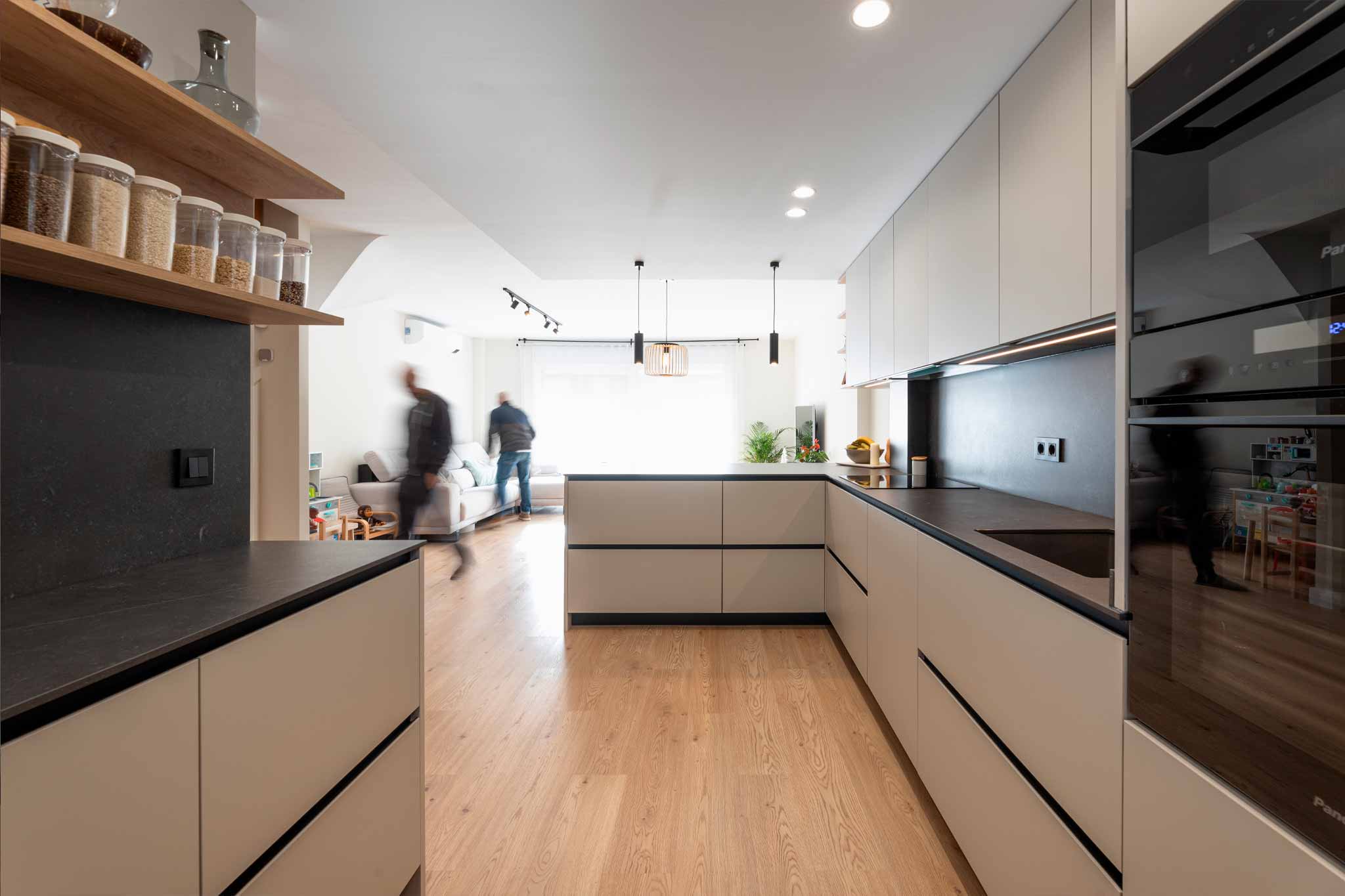 Cómo limpiar los muebles de cocina: trucos y consejos eficaces - Gelse Cocinas