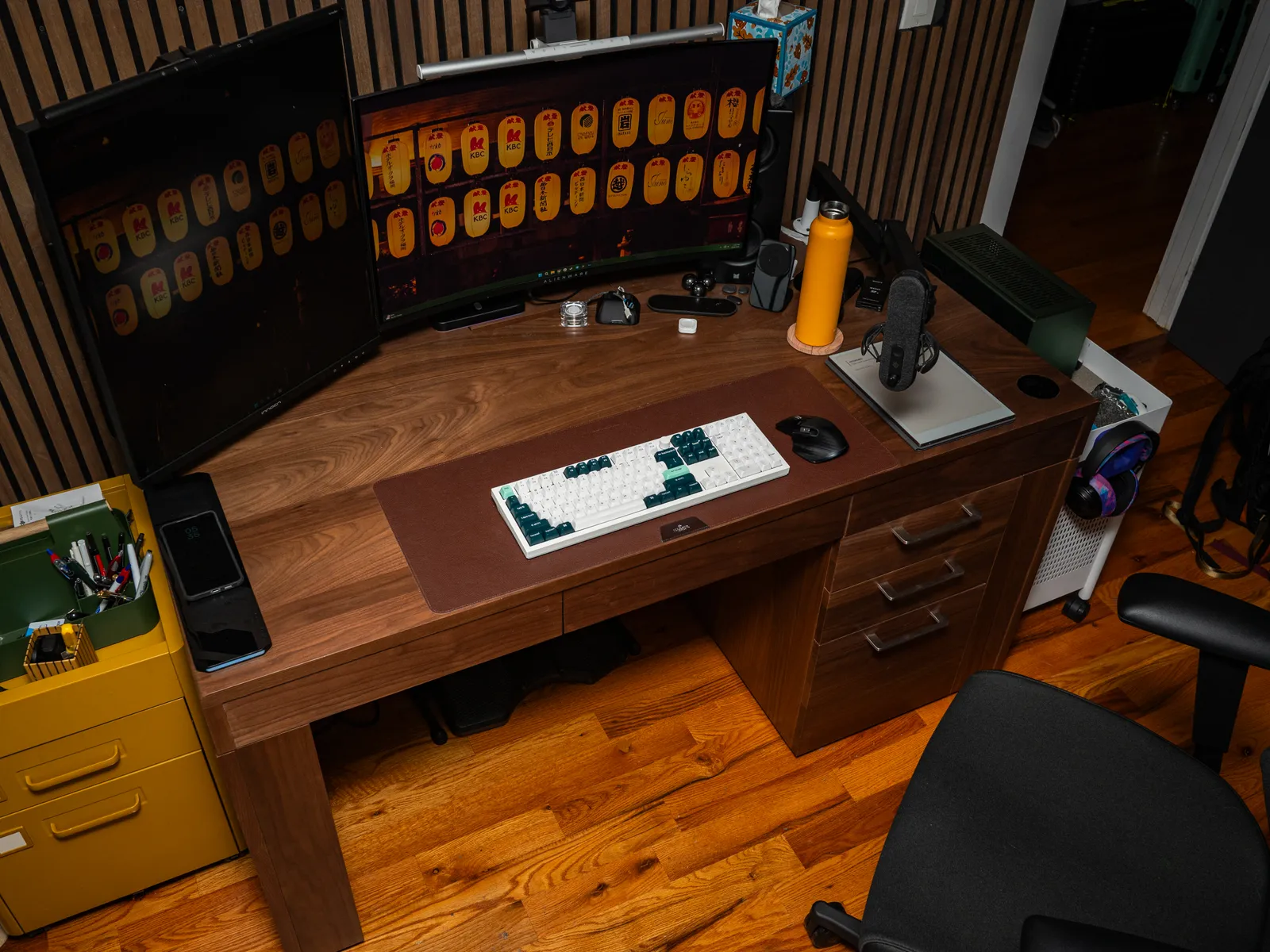 Choosing a Desk That Fits Your Home Office Layout in Hobart, Indiana