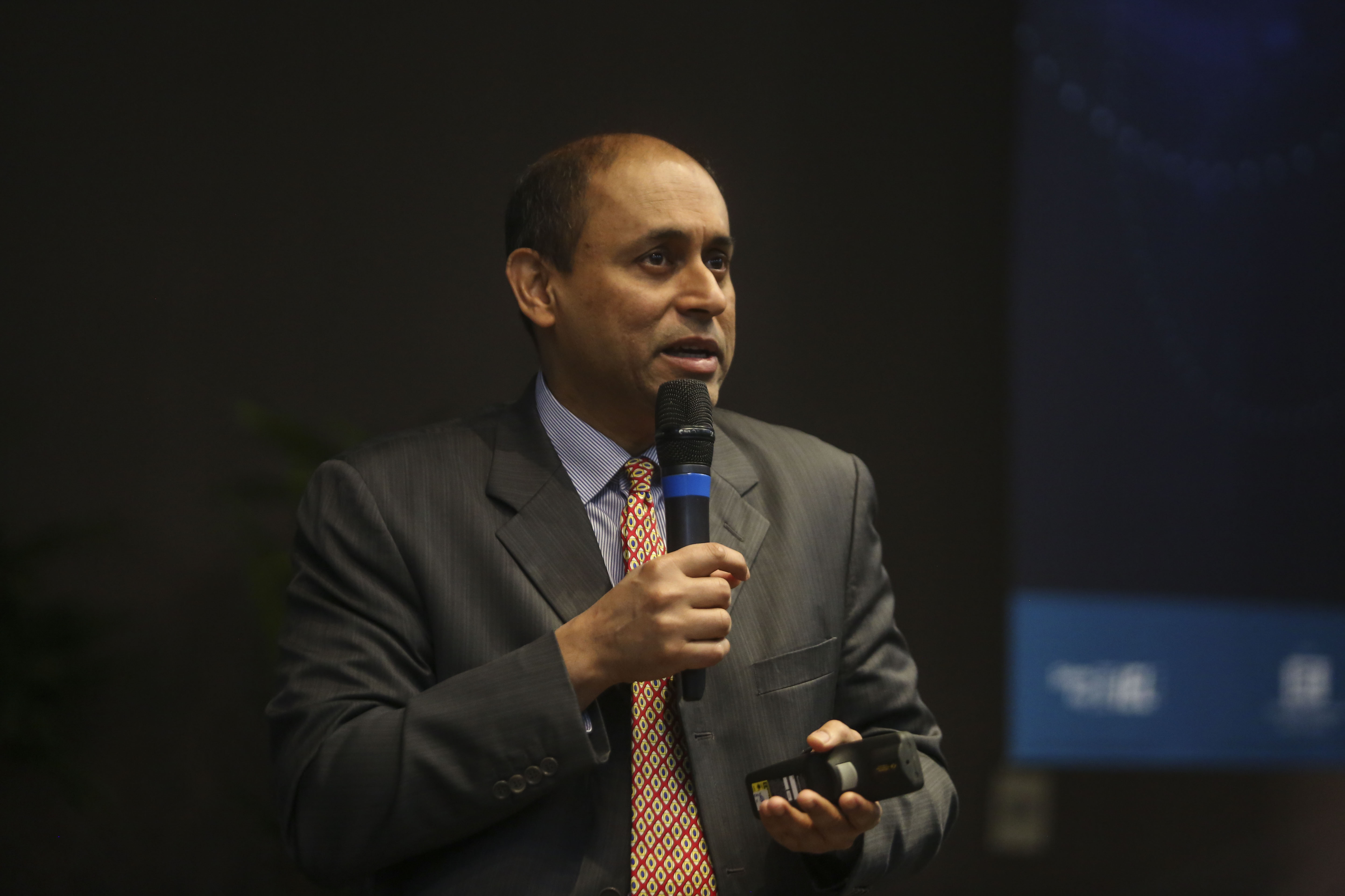 Soumitra Dutta oxford dean  and global academic leader