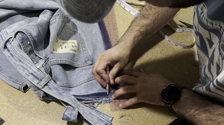 Professional Jeans Tailoring Services: Get the Perfect Fit for...