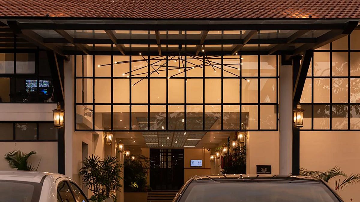 How to Select the Best Toughened Glass Window Design Company?