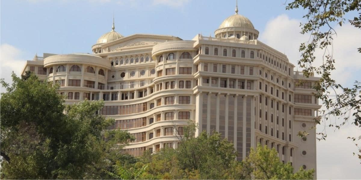 جامعة أذربيجان الطبية في باكو 2026 | الرسوم، القبول، السكن والاعترافات