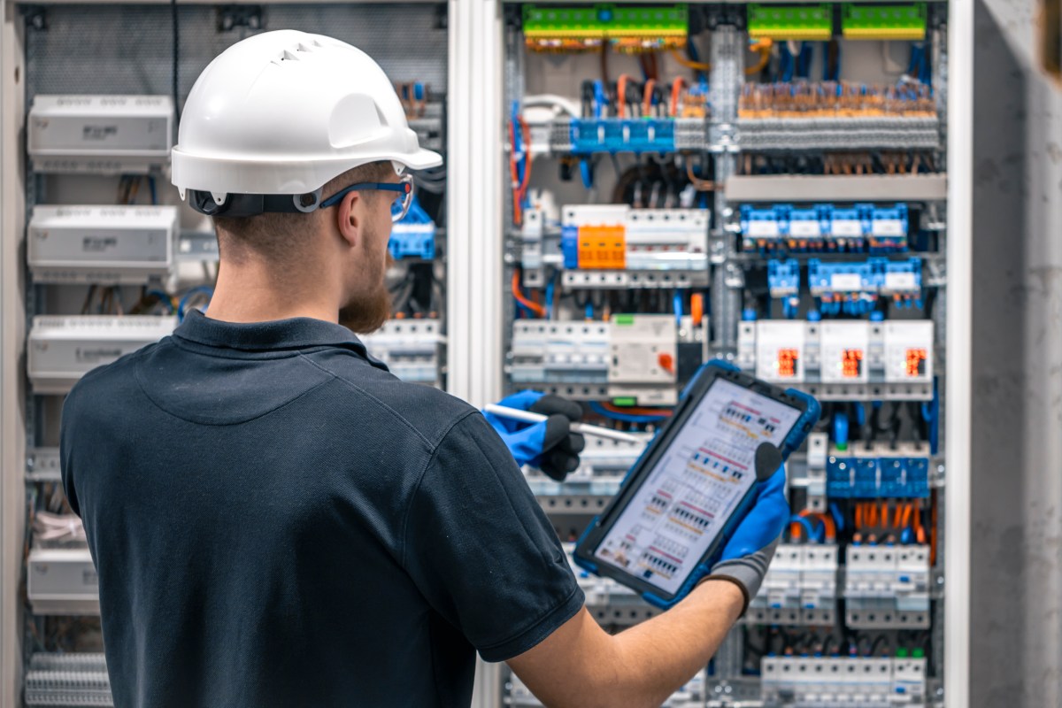 How Can Smart Power Meter Kits Help Identify Energy Inefficiencies in Industrial Facilities? – S.E.S.Electric Sales
