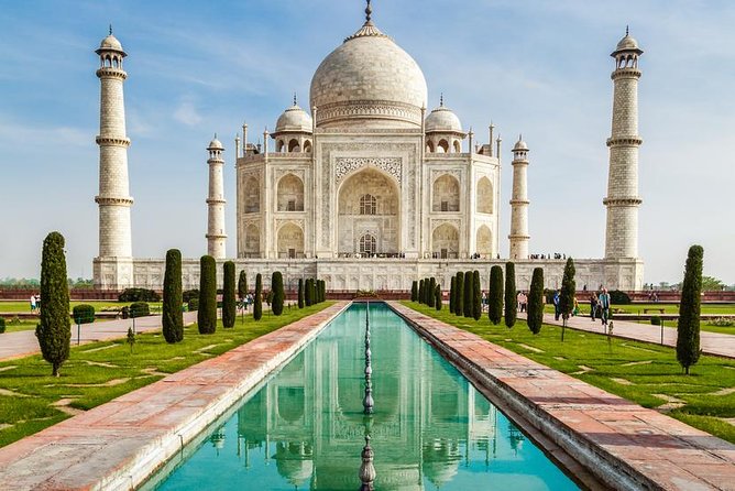 Delhi to Agra Mathura Vrindavan One Day Tour Package by Bus